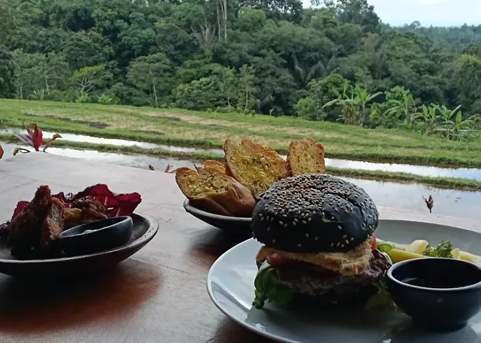Riddhi Restaurant & Villas Jatiluwih * Джатилувих